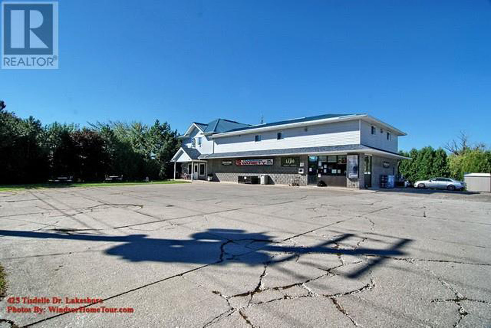 425 Tisdelle Lakeshore, Business Property For Sale